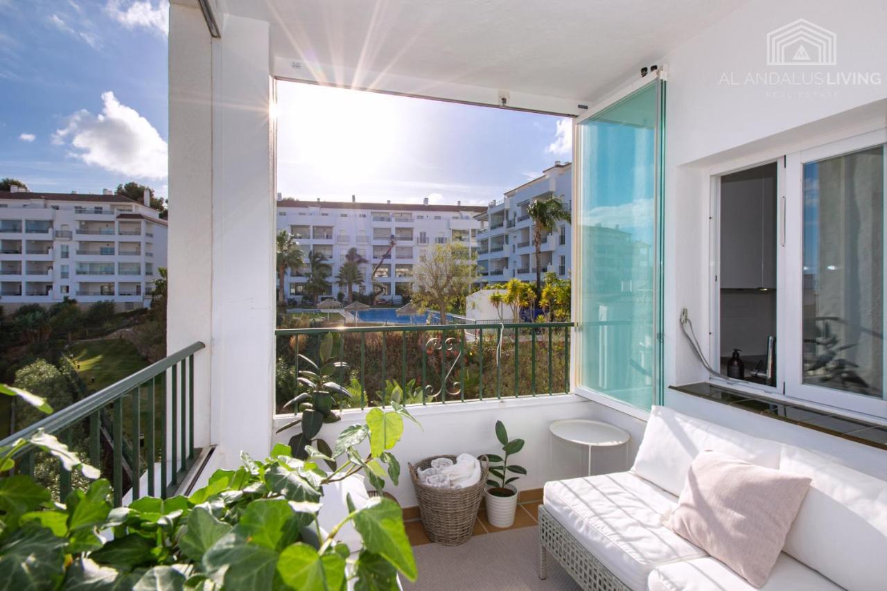 Scandinavian Style Apartment With Amazing Sea Views And South West Facing Sunny Terrace In Miraflores Walking Distance To The Beach! Málaga Exteriör bild