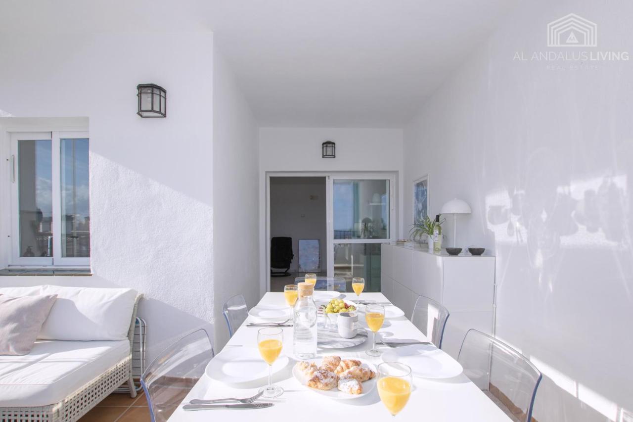 Scandinavian Style Apartment With Amazing Sea Views And South West Facing Sunny Terrace In Miraflores Walking Distance To The Beach! Málaga Exteriör bild